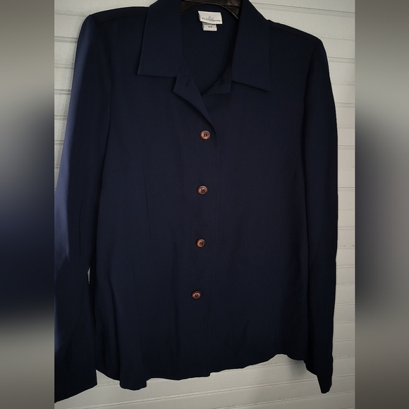Jaclyn Smith navy blue button down shirt size medium with shoulderpads - Picture 7 of 7